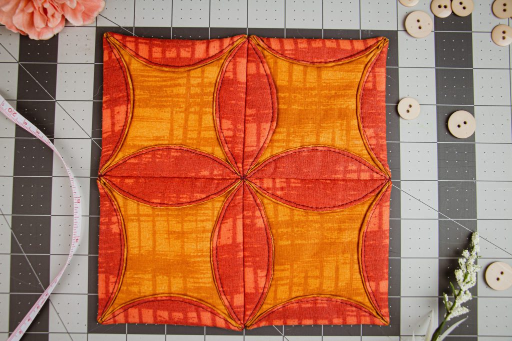 Retro Mock Cathedral Windows Quilt Block