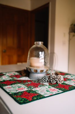 Festive Friendship Stars Christmas Table Topper