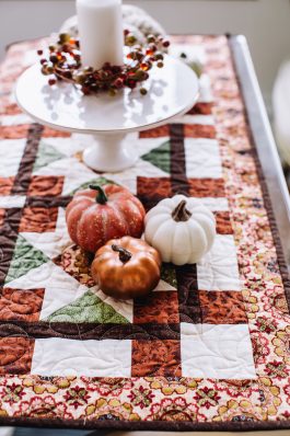 Scrappy Classic Stars Table Runner and Placemats