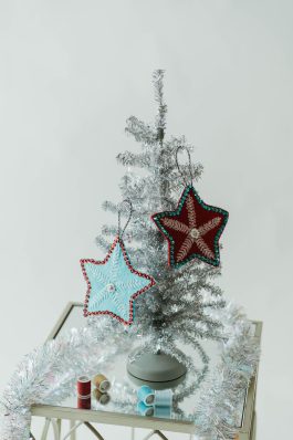 Shimmering Beaded Star Ornaments Pattern